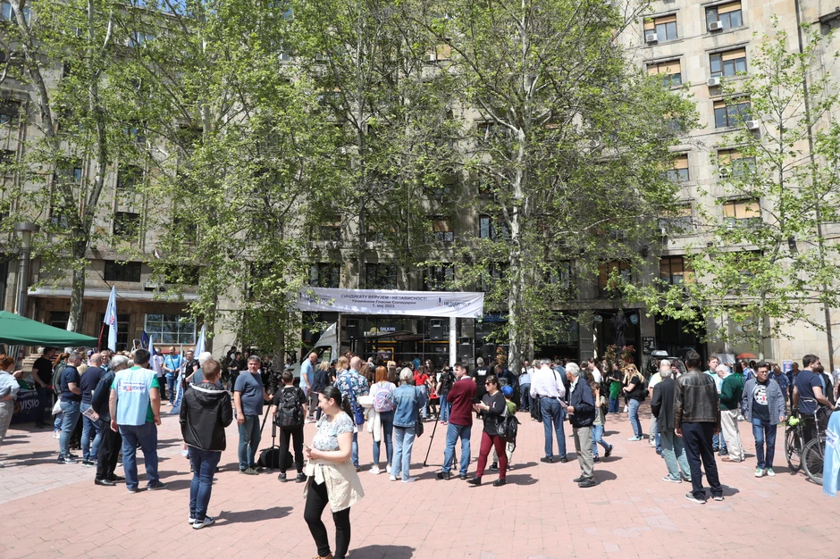 Okupljeni na Trgu Nikole Pašića