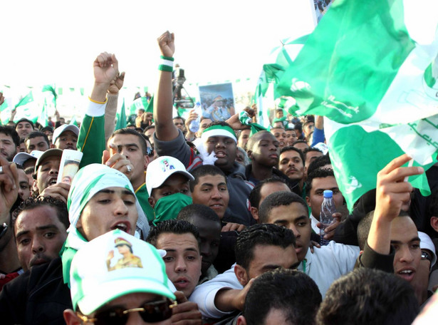 Kadafi "druzgocze" opozycję. Masakra na pogrzebie w Benghazi