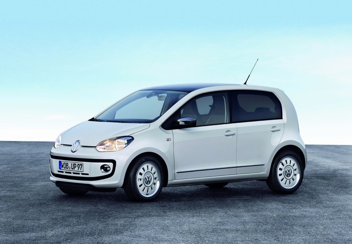 System aktywuje się automatycznie przy prędkości poniżej 30 km/h i za pomocą czujnika laserowego rozpoznaje niebezpieczeństwo kolizji