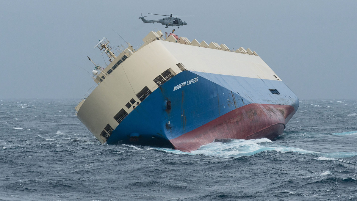 FRANCE SHIP MODERN EXPRESS (Vessel drifting in the Bay of Biscay)