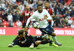 Liga angielska: Porażka Chelsea. Siedem goli Manchesteru City [WIDEO]