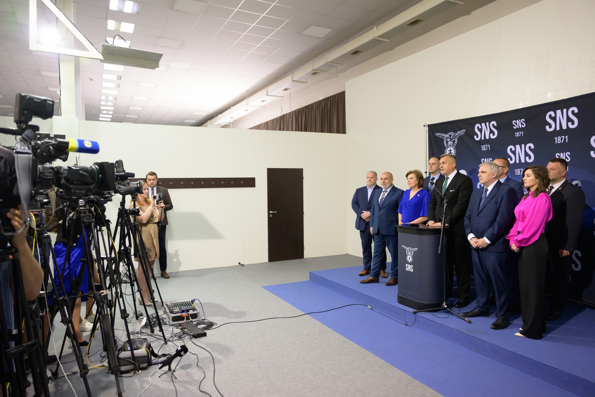 Tlačová konferencia Slovenskej národnej strany (SNS) po skončení snemu. 