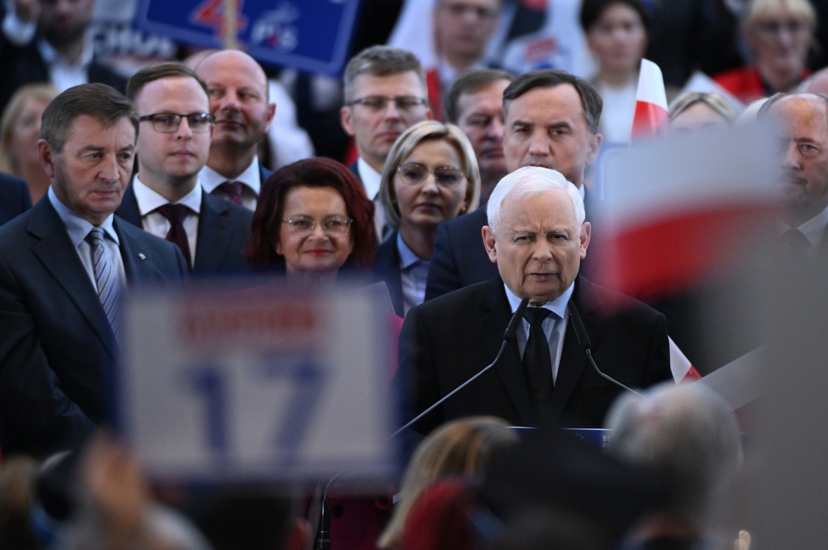 Kampania wyborcza do parlamentu 2023. Prezes PiS Jarosław Kaczyński w Jasionce