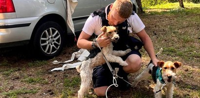 Te kruszynki właściciel zostawił w upale w samochodzie. Nie miały nawet wody. Reakcja policjanta aż rozczula