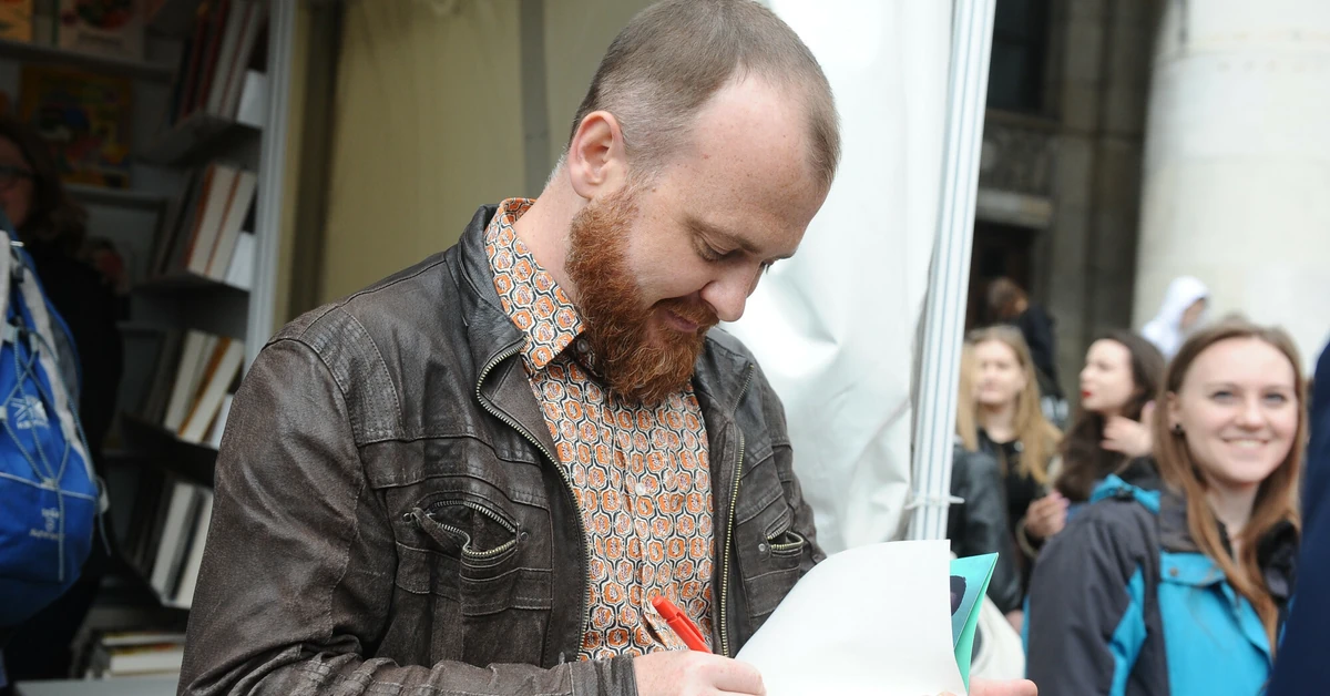 Ulubiony pisarz Polaków wraca z nową książką. "Muszę uczciwie oszukać czytelnika"