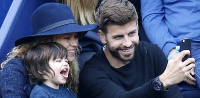 Pique i Shakira na meczu z dzieckiem