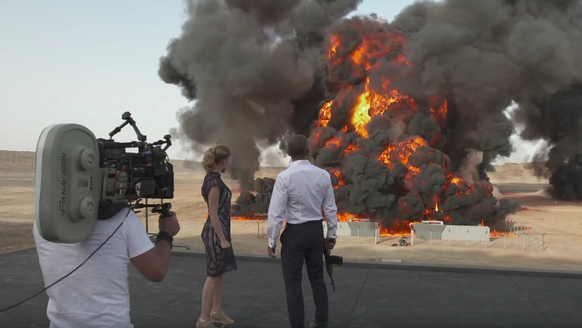 Aktorzy Daniel Craig i Lea Seydoux oraz producentka Barbara Broccoli odebrali oficjalnie certyfikat Księgi rekordów Guinnessa. Film "Spectre" został do niej wpisany jako dzieło zawierające największą eksplozję w dziejach kina.