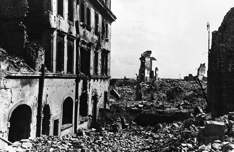 'Całkowicie oczyścić miasto z ludzi i dóbr' - nakazał generał Smilo von Luettwitz, dowódca 9. Armii. Wehrmacht skrupulatnie wykonał ten rozkaz