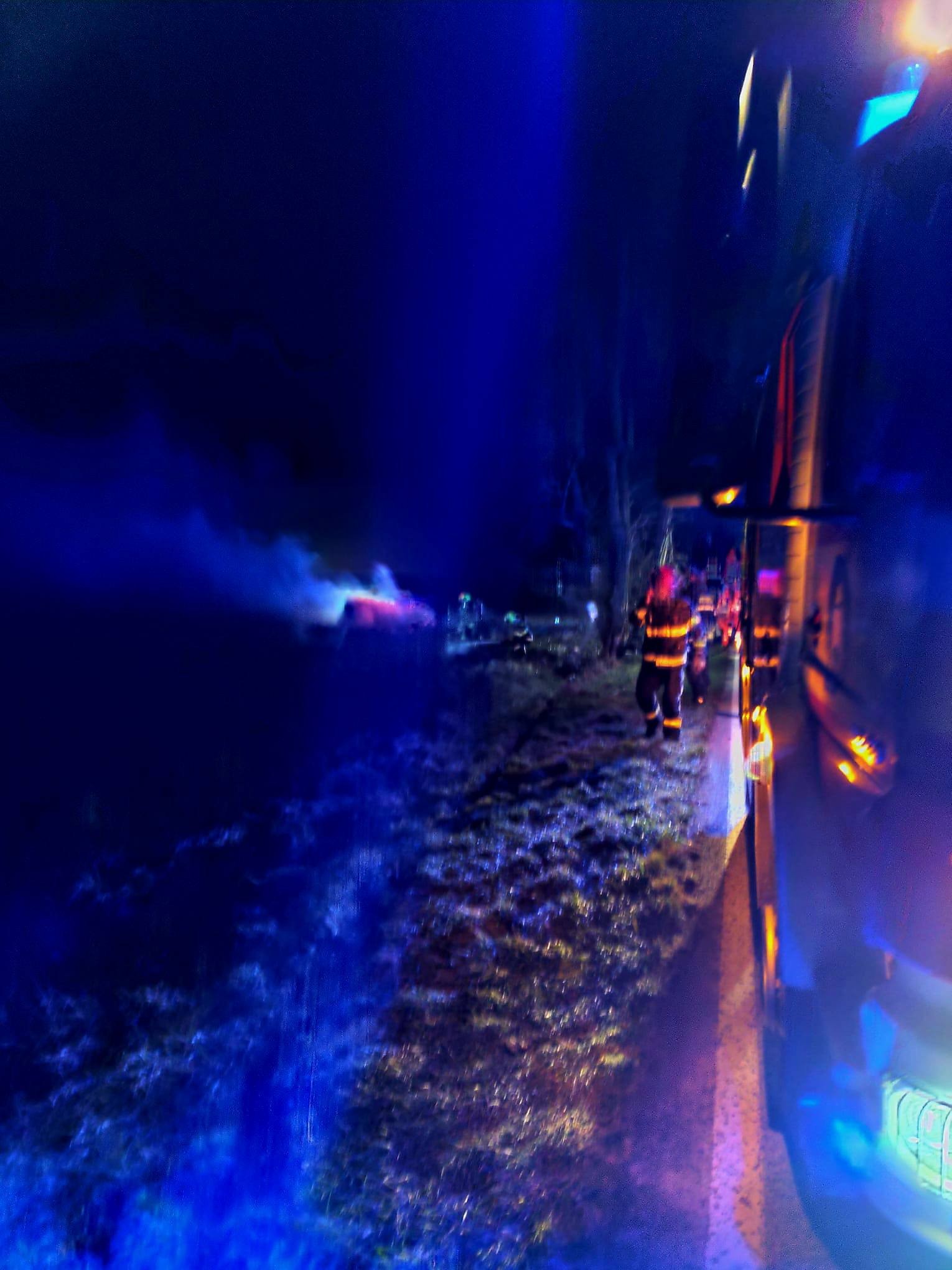 Vážna dopravná nehoda v smere na obec Vinohrady nad Váhom si vyžiadala jeden ľudský život.