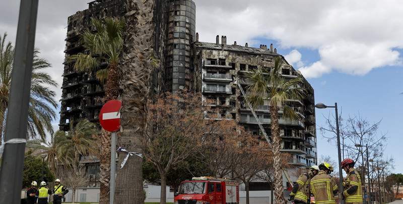 W ogromnym pożarze w Walencji zginęło 10 osób. Służby wiedzą, co było przyczyną tragedii