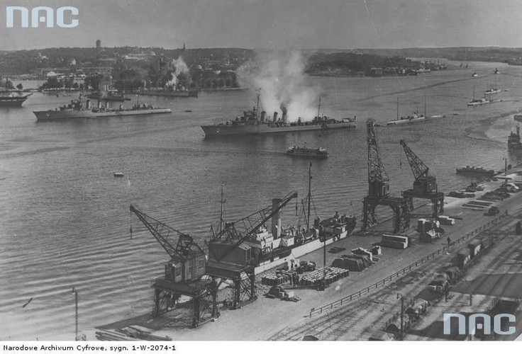 OKRĘTY PRZEDWOJENNEJ MARYNARKI WOJENNEJ