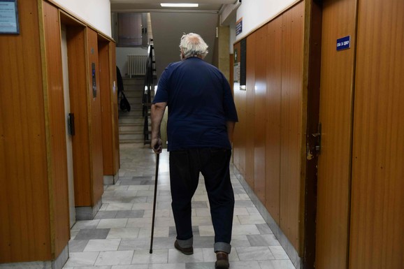 AMBULANTA U KOSOVSKOJ KAMENICI NASTAVILA S RADOM  Pacijenti stigli po terapiju