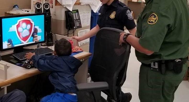 A 'heartbreaking' scene at the border: A toddler found wandering alone