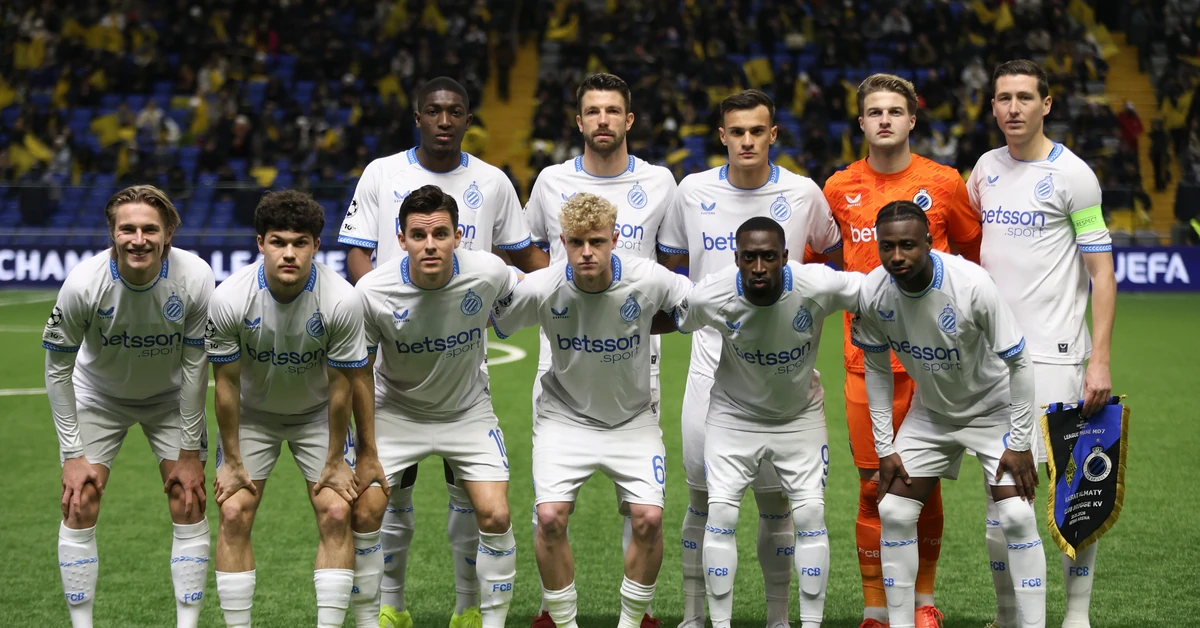Kibice Club Brugge skazani na kary więzienia. Przebrali się za Borata