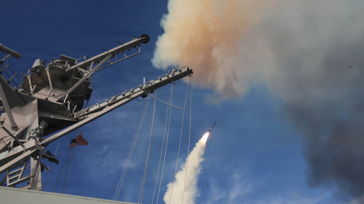 Lansiranje rakete "tomahavk" sa američkog razarača u operaciji "Epski bes" protiv Irana