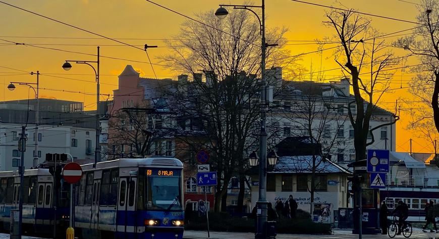 Tramwaje linii 9 i 17 przez dwa tygodnie ominą od soboty pl. Bema