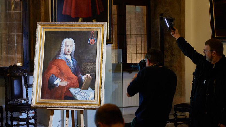 Muzeum Historyczne Miasta Gdańska (MHMG) wzbogaciło swoją kolekcję o XVIII-wieczny portret medyka Johanna Adama Kulmusa, autorstwa Jacoba Wessla, wybitnego malarza gdańskiego. Prezentacja dzieła odbyła się w siedzibie muzeum w czwartek.