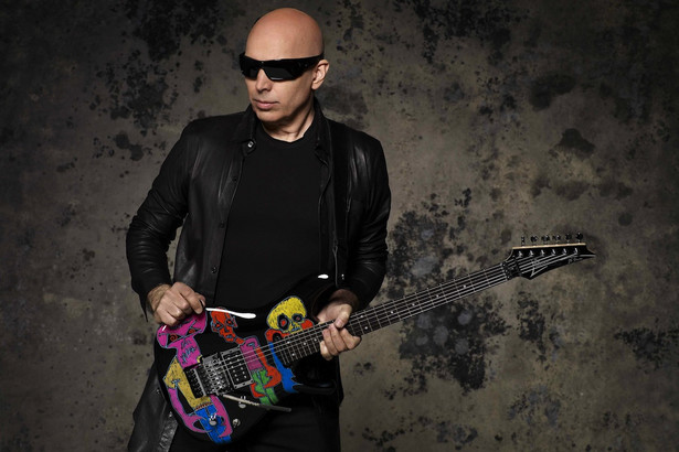 Joe Satriani prosi fanów o pomoc