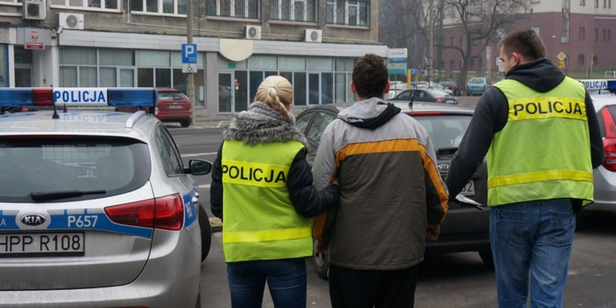 Gimnazjalista znęcał się nad rówieśnikami 