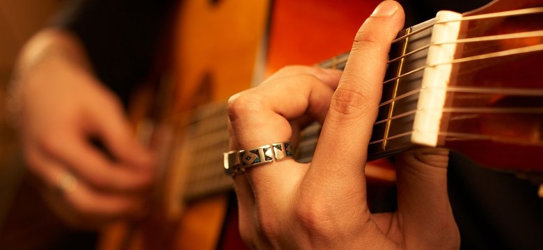 Nie do kapelusza a kartą. Tak w Londynie będzie można płacić grajkom