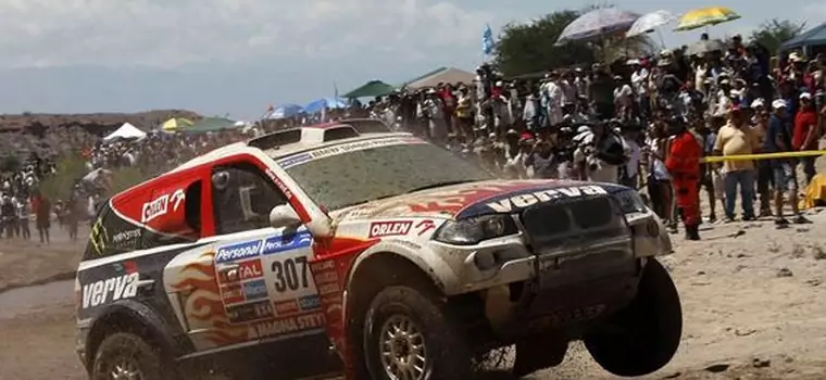 Rajd Dakar 2011: awans Hołowczyca