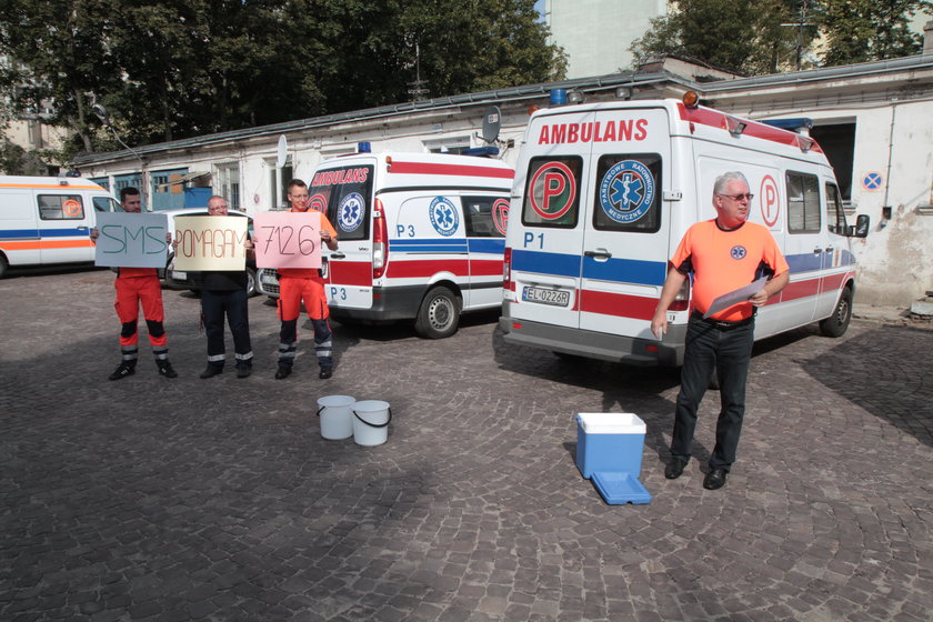 ice bucket challenge dyrektora pogotowia w Łodzi