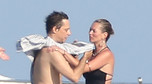 Jamie Hince i Kate Moss wypoczywają na jachcie (fot. Agencja BE&amp;W)