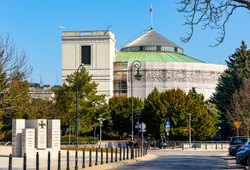ABW prowadzi przeszukania w hotelu poselskim