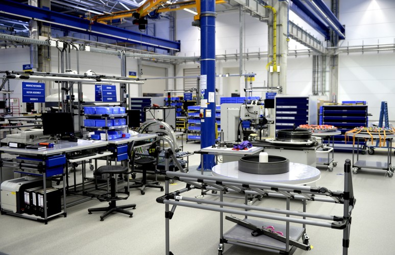 Firma z Monachium, MTU Aero Engines, ma oddziały na całym świecie. W roku obrotowym 2014 spółka we wszystkich zakładach zatrudniała około 9000 pracowników i zanotowała skonsolidowaną sprzedaż na poziomie 3,9 mld euro.

<br><br>fot. (dd/ukit) PAP/Darek Delmanowicz