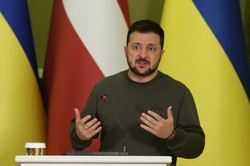 Wsparcie militarne dla Ukrainy. Po dwóch latach entuzjazm osłabł, ale dyskusja trwa