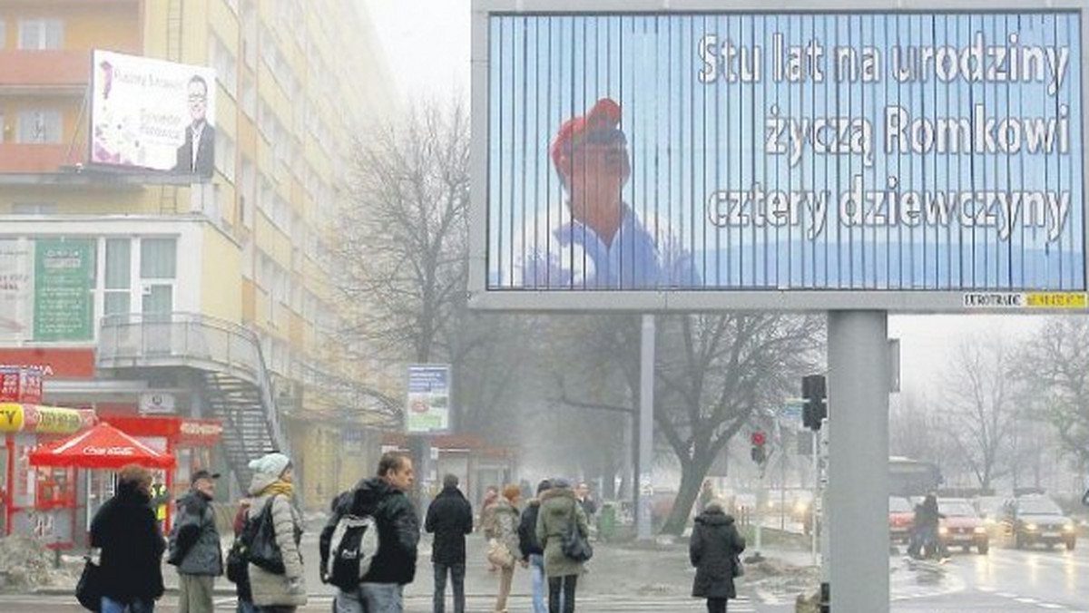 "MMSzczecin": do końca grudnia mieszkańcy Szczecina mogą podziwiać oryginalny billboard - prezent od czterech tajemniczych pań.