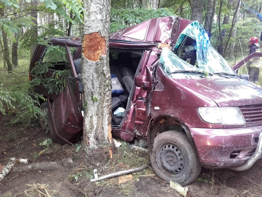 Tragiczny poranek. W wypadku zginęły dwie osoby