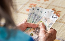 wazna-zmiana-od-1-marca-2026-roku-tyle-komornik-moze-zabrac-z-emerytury-