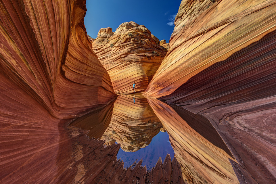 Mirror Wave (pol. Lustrzana fala) - Nicholas Roemmelt / 2014 National Geographic Traveler Contest