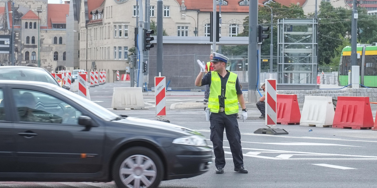 Trwa komunikacyjny chaos po otwarciu ronda Kaponiera