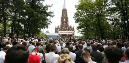 Mężczyźni pielgrzymują do Piekar Śląskich