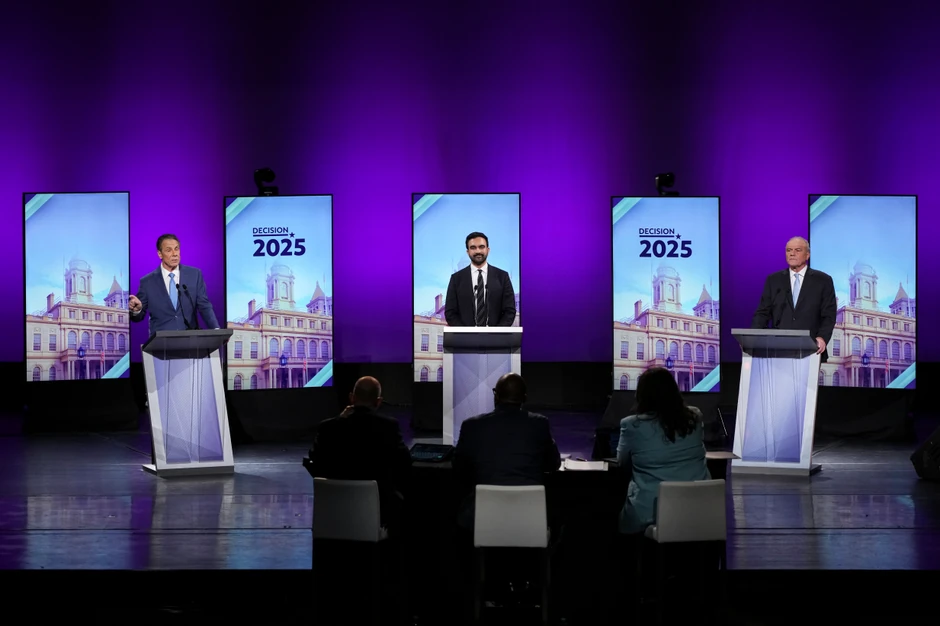 Endru Kuomo, Zohran Mamdani i Kertis Sliva na debati za gradonačelnika Njujorka 22. oktobra u Kvinsu