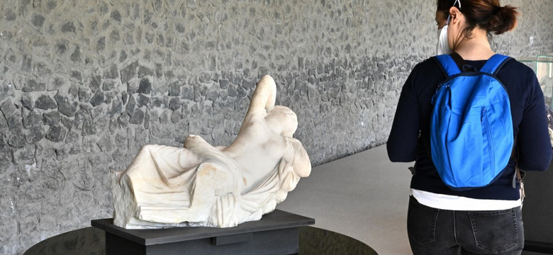 Erotyczna wystawa w Pompejach wzbudza emocje