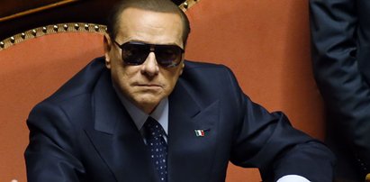 Berlusconi udaje ślepego, by uniknąć więzienia!