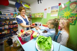 "Nie będzie sklepików szkolnych". Ajenci nie podpisują umów