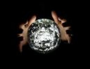 Szara strefa inwestowania: finansowi cudotwórcy wciąż kuszą Polaków