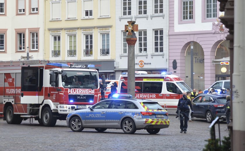 Samochód wjechał w pieszych.