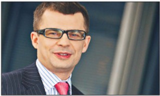 Jak rozliczyć zakup licencji, gdy nie znamy wysokości opłat związanych z transakcją