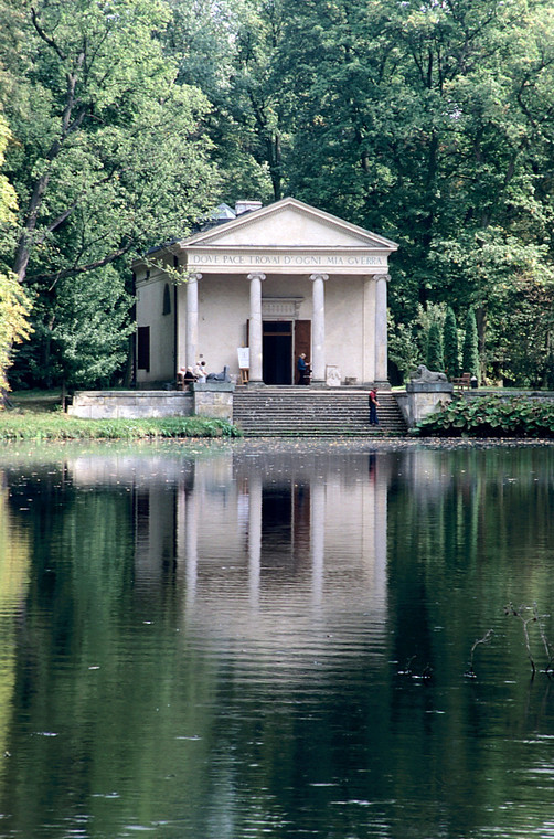 Nieborów, park Arkadia - świątynia Diany