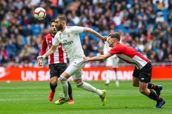 Hat-trick Benzemy, Real rozgromił Athletic Bilbao. Niespodziewana porażka Sevilli