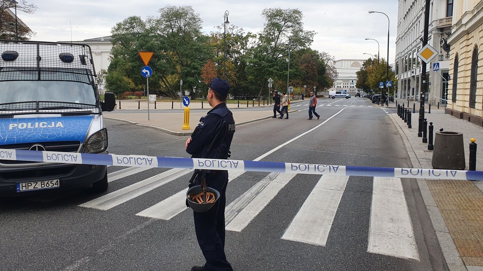 Cały plac Piłsudskiego został odcięty