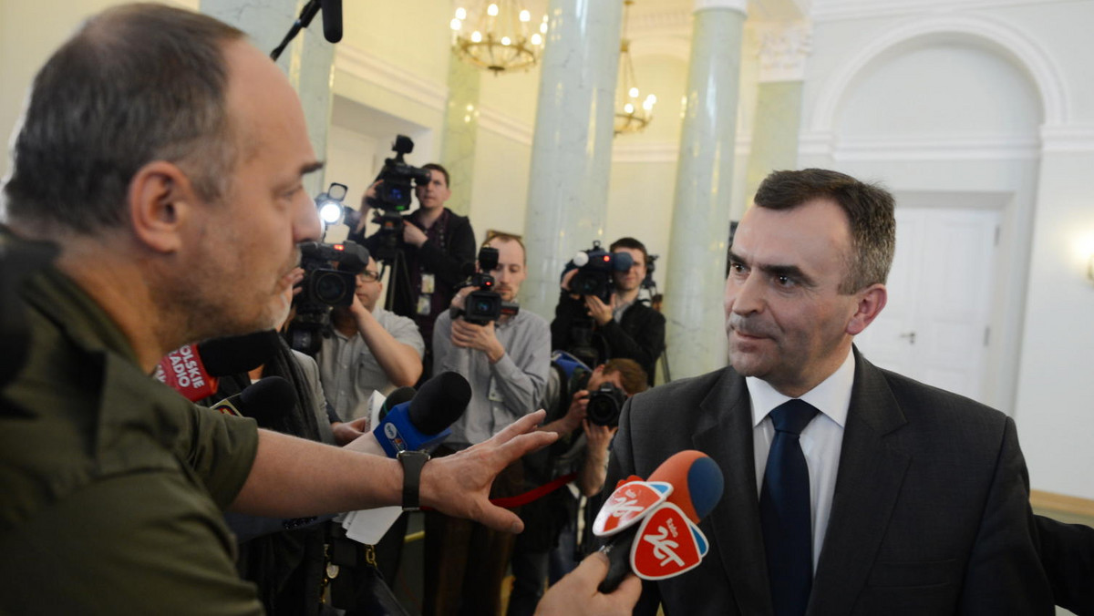 MSP, przed podjęciem decyzji personalnych, chce w trybie pilnym dokonać przeglądu sytuacji w PGNiG - poinformował dziennikarzy minister skarbu Włodzimierz Karpiński.