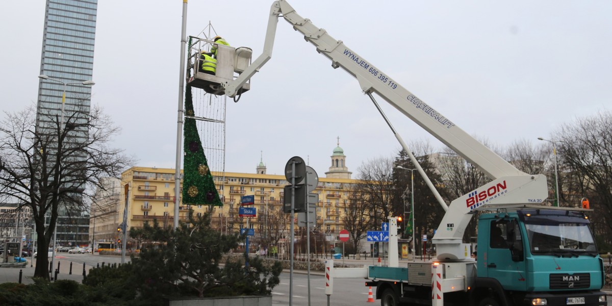 Ze stołecznych ulic znika świąteczna iluminacja