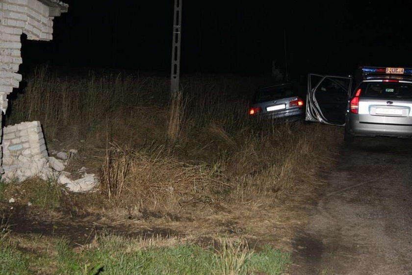 BMW zdemolowało przystanek! FOTO