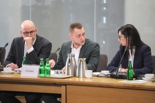 Afera wizowa. Zakończono przesłuchanie Edgara Kobosa. Obciążył Wawrzyka i Rau